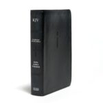 KJV Everyday Study Bible, Black/Navy Cross LeatherTouch (King James Version) – Compact Portable Edition by Holman Bible Publishers | ISBN: 9781462796977