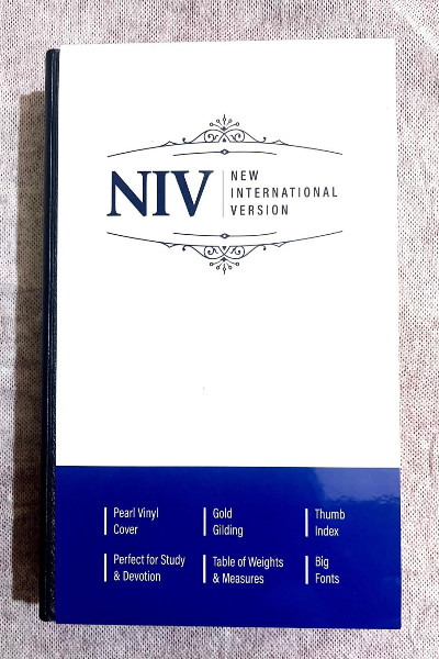 NIV Giant Print Bible with Thumb Index & Gold Gilt Edges (Blue | Black | Brown)